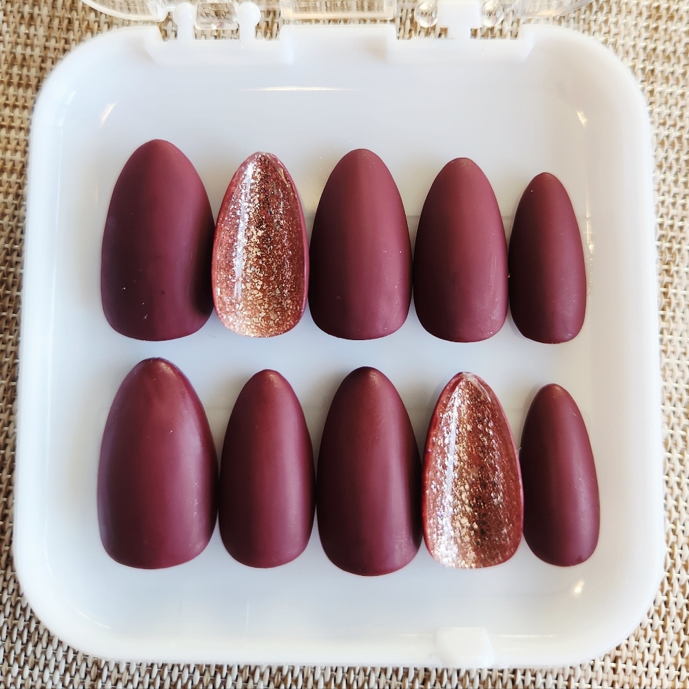 Old Money Peekaboo Press On Nails